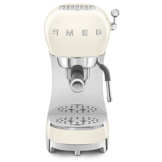 ماكينة قهوة إسبريسو من SMEG