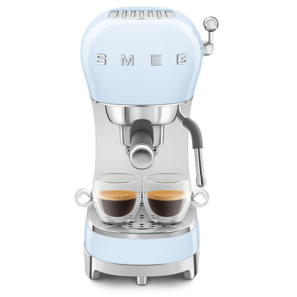 ماكينة قهوة إسبريسو من SMEG