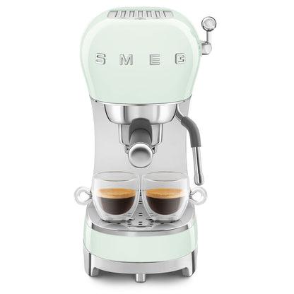 ماكينة قهوة إسبريسو من SMEG